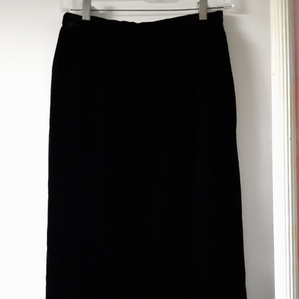 Elegant Black Women's Skirt